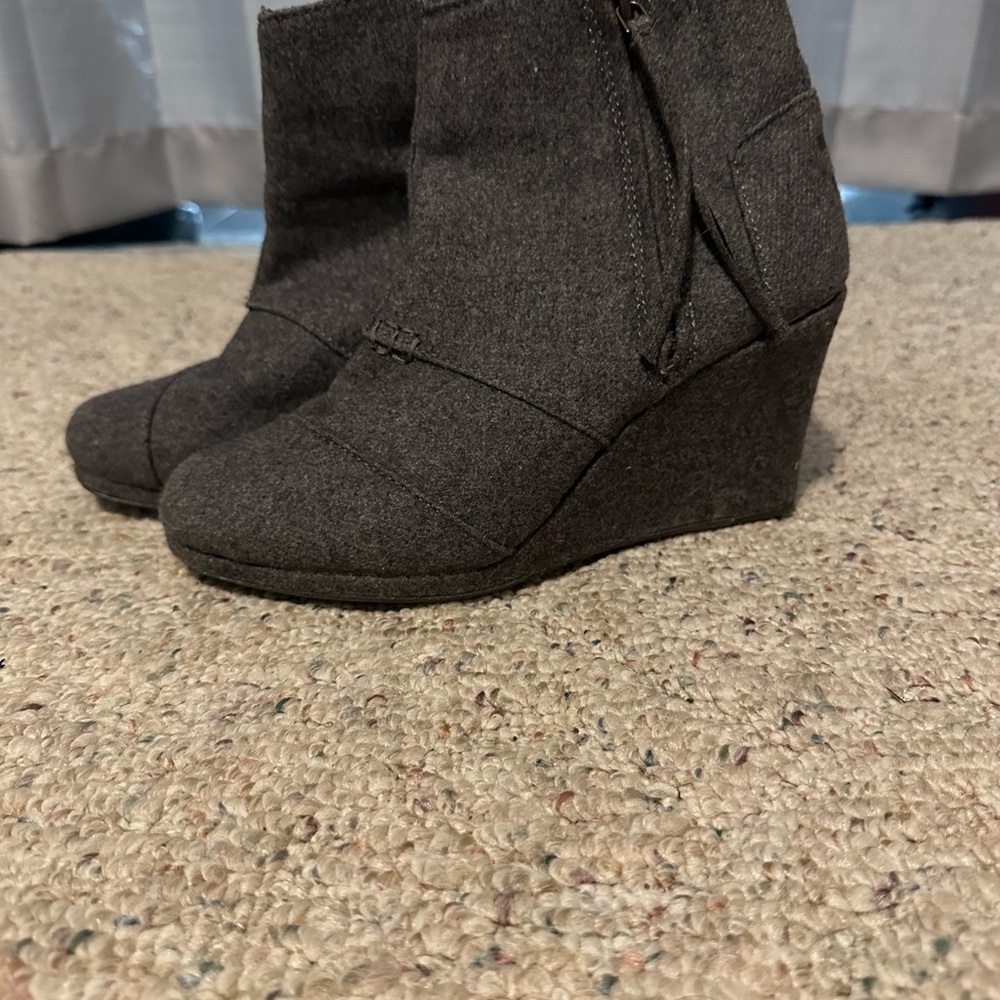Toms wedge boots